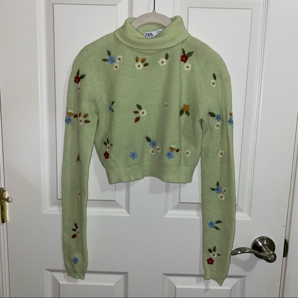 Zara Sweaters - Zara floral embroidery knit sweater